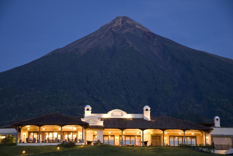 Hotel La Reunion Golf Resort And Residences Antigua Exterior foto