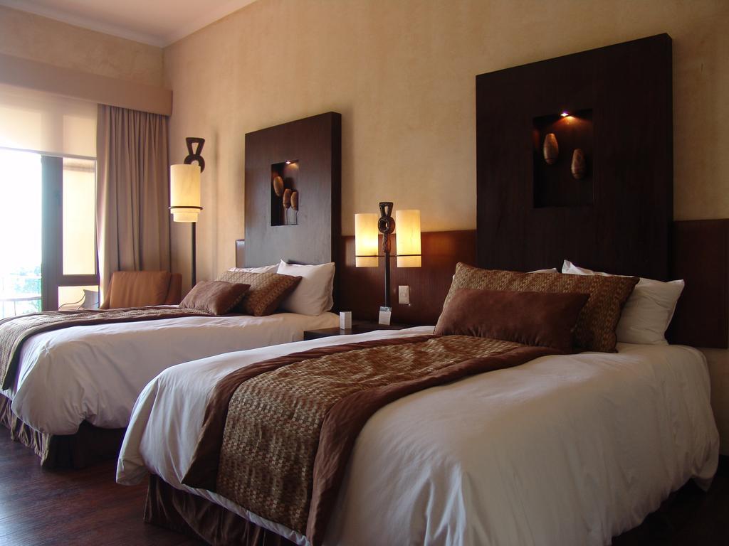 Hotel La Reunion Golf Resort And Residences Antigua Exterior foto