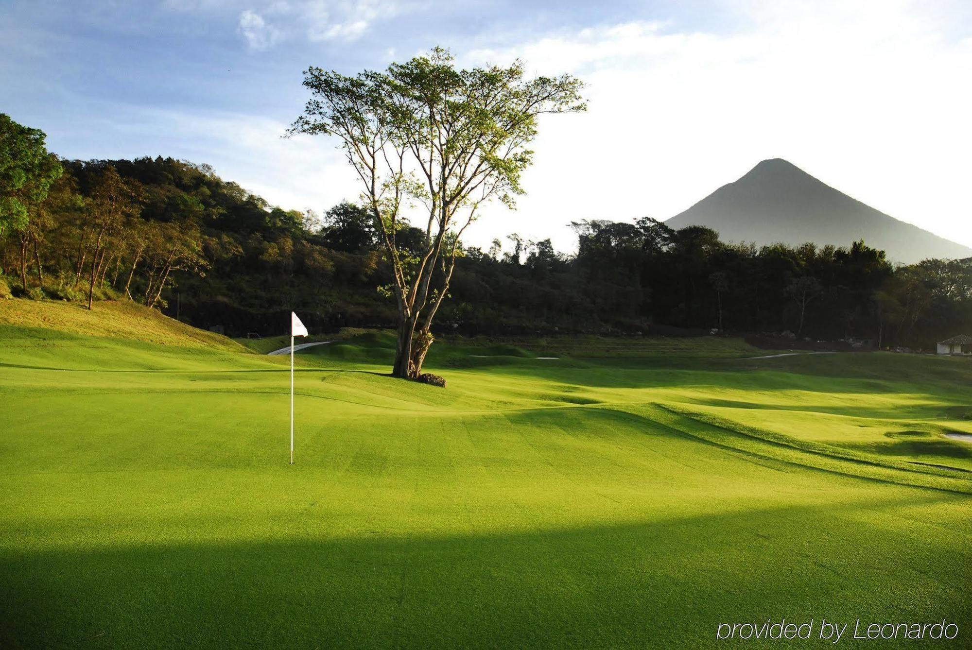 Hotel La Reunion Golf Resort And Residences Antigua Exterior foto